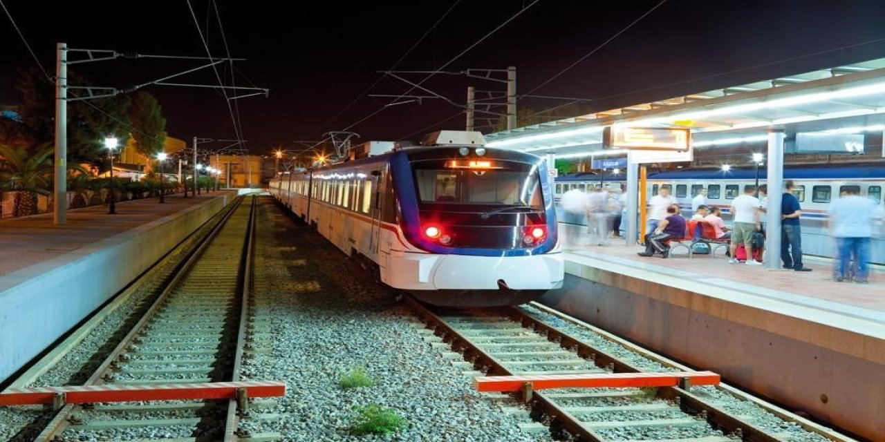 Güvenlik Görevlisinin Dikkatinden Kaçmadı: 40 Bin TL'lik Çanta Sahibini Bekliyor