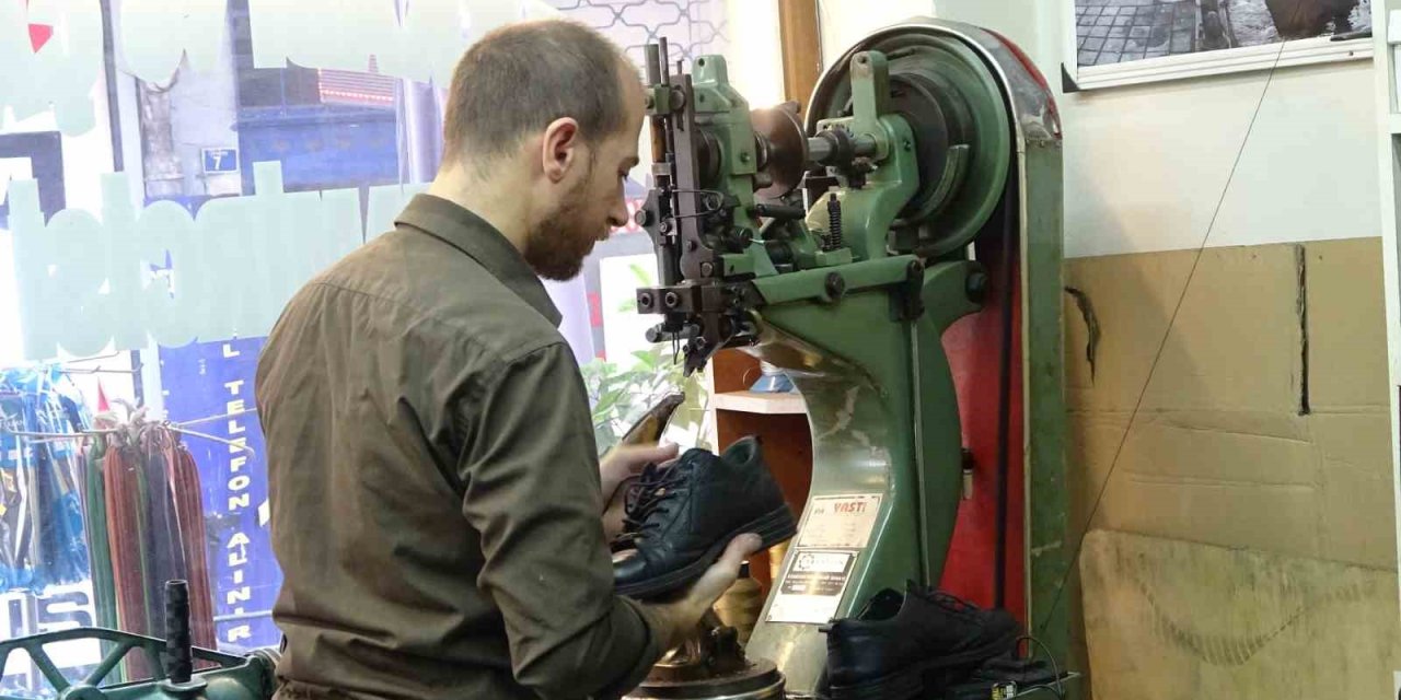 Ayakkabı Tamircisinin İsyanı: 'Zanaat Yok Olma Tehlikesiyle Karşı Karşıya'