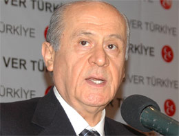Bu kez İstiklal Marşı ile uyardı!
