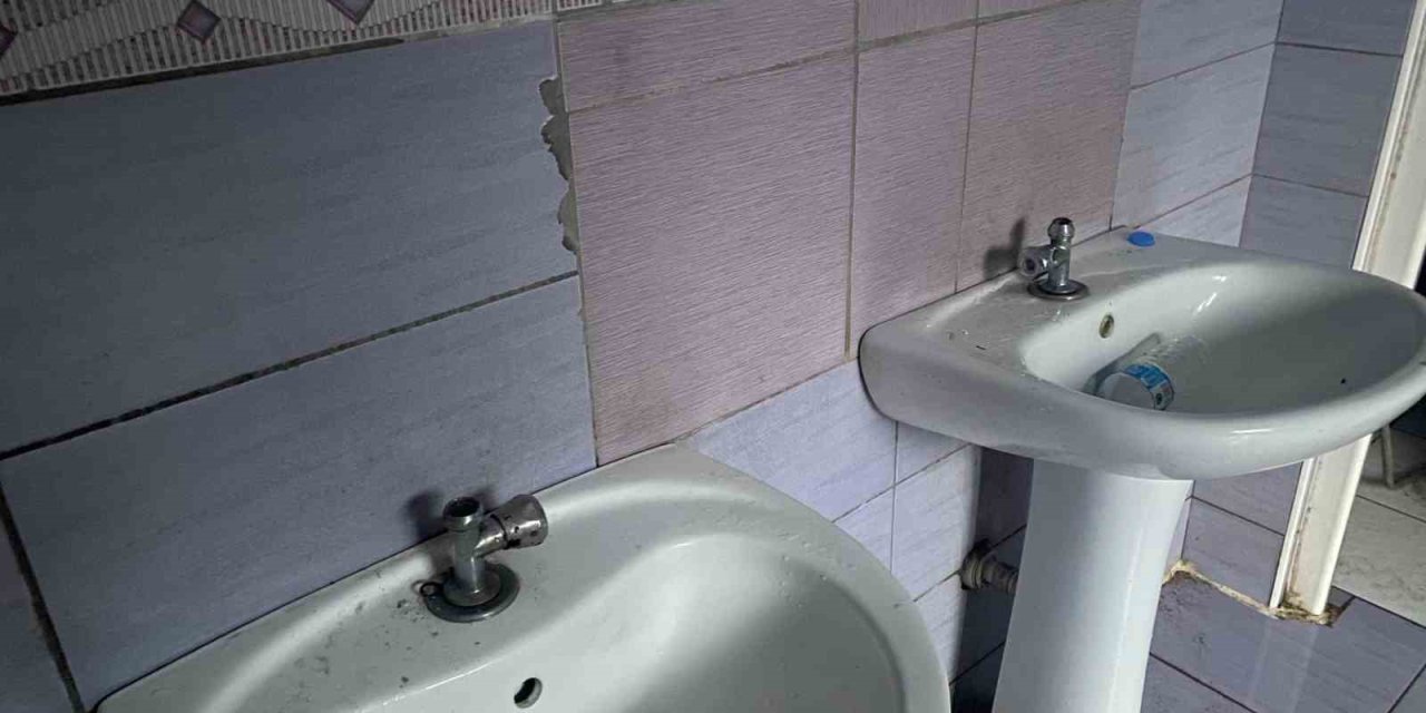 Mesire Alanında Şadırvan Vandalizmi: Musluklar Söküldü, Su Boşa Aktı