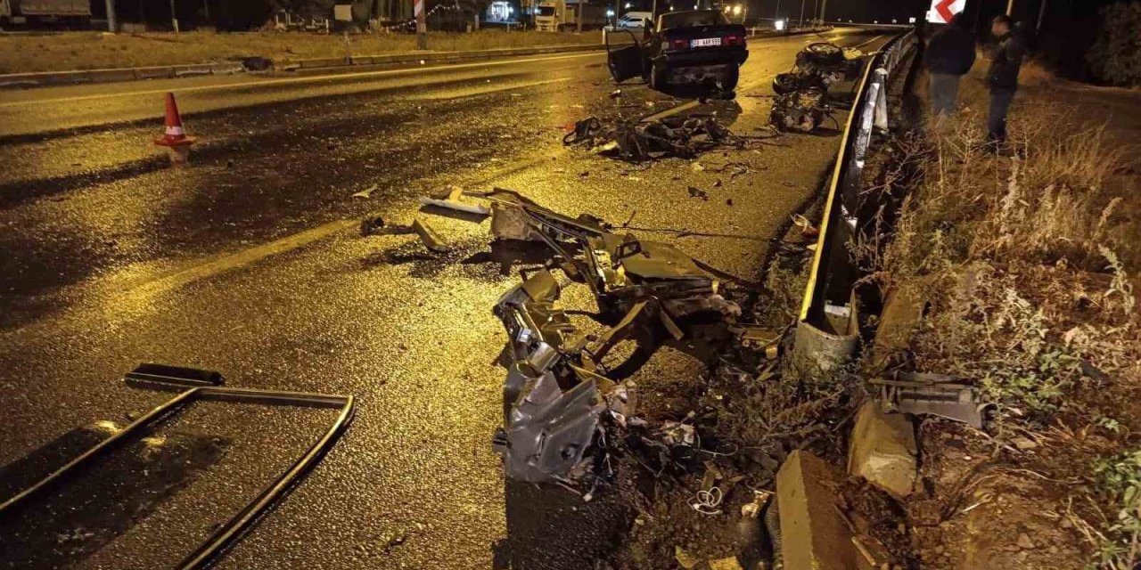 Afyon'da Dehşet Veren Kaza: Tofaş Parçalandı, 1 Ölü, Uzman Çavuş Ağır Yaralı