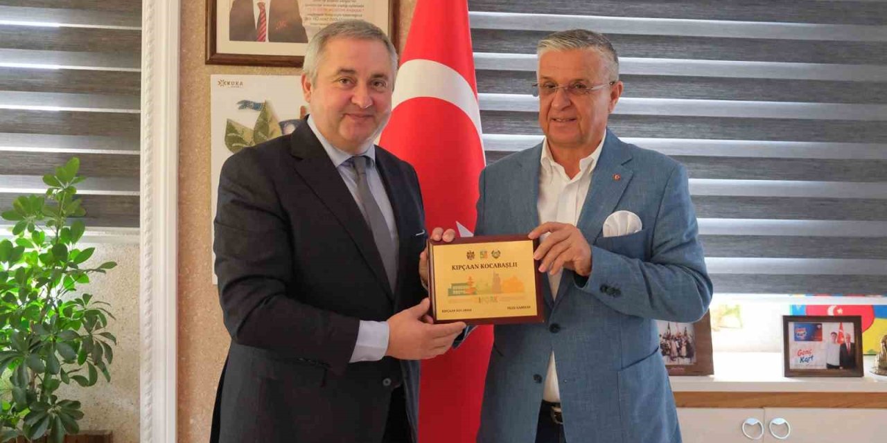 Elçibey Ruhu Yaşatılıyor: Kemer ve Kıpçak Belediyeleri 'Kardeşlik Protokolü' İmzaladı