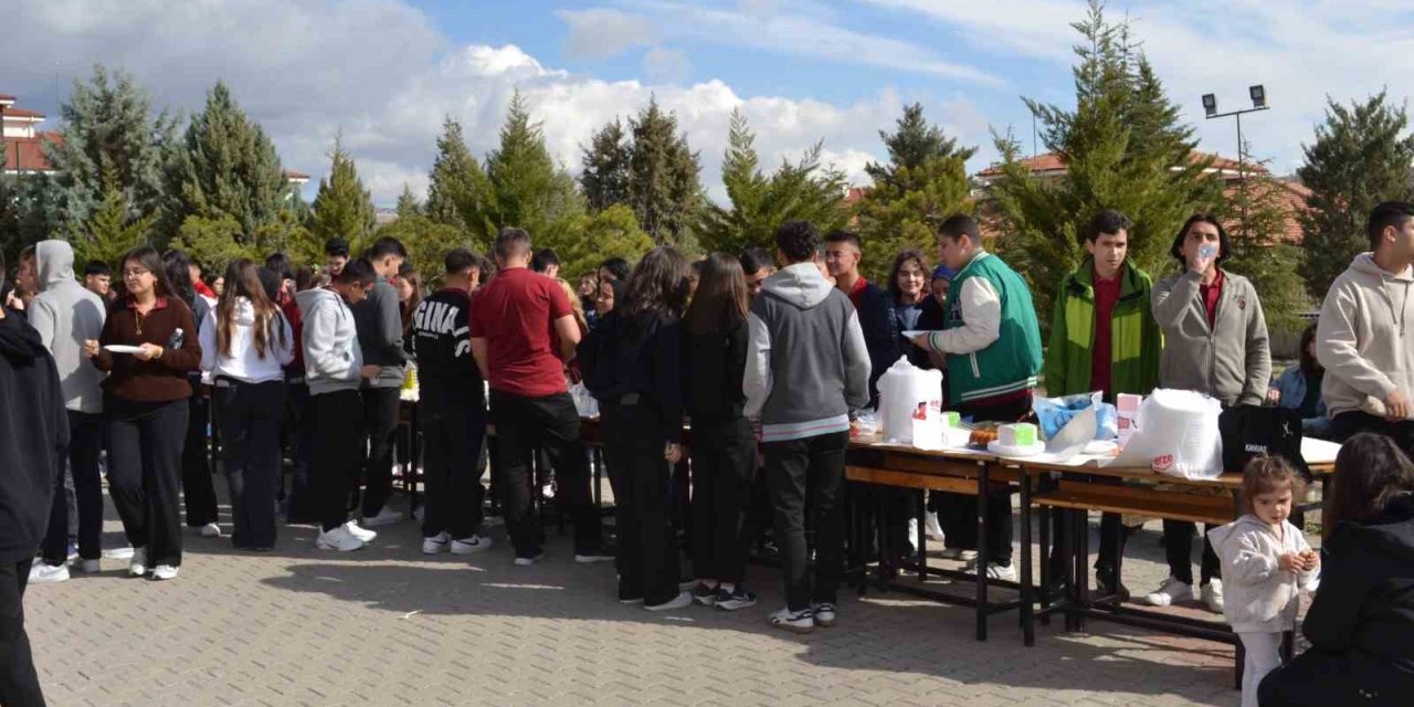 Gazze için hayır panayırı düzenlendi