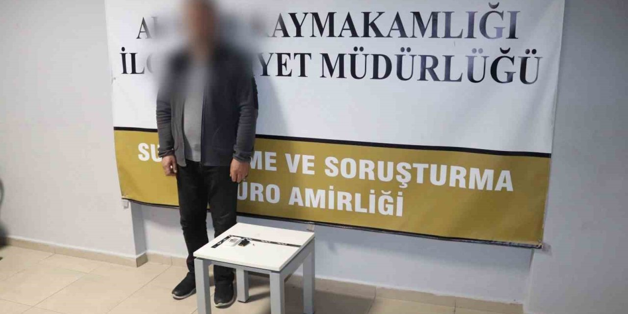 Ehliyet Sınavına Kopya Düzeneğiyle Geldi, Kapıda Yakalandı