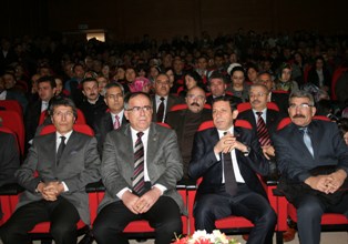 Konya'da 'Tarih Gelecektir' konferansı
