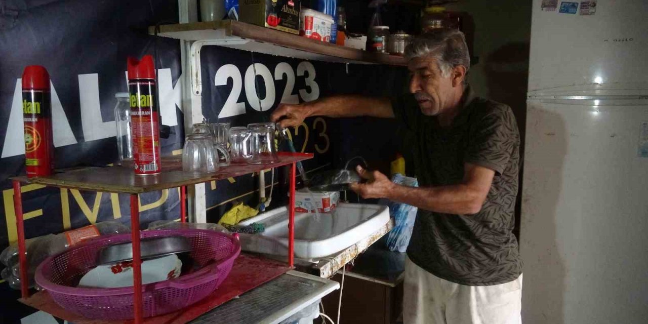 İyilikten maraz doğdu: Hem parasından oldu hem de evinden kovuldu