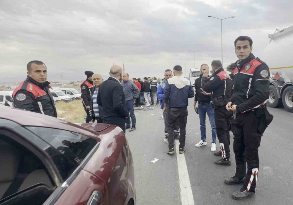 Polis cenazesi konvoyundaki araçlara saldırıda 2 tutuklama