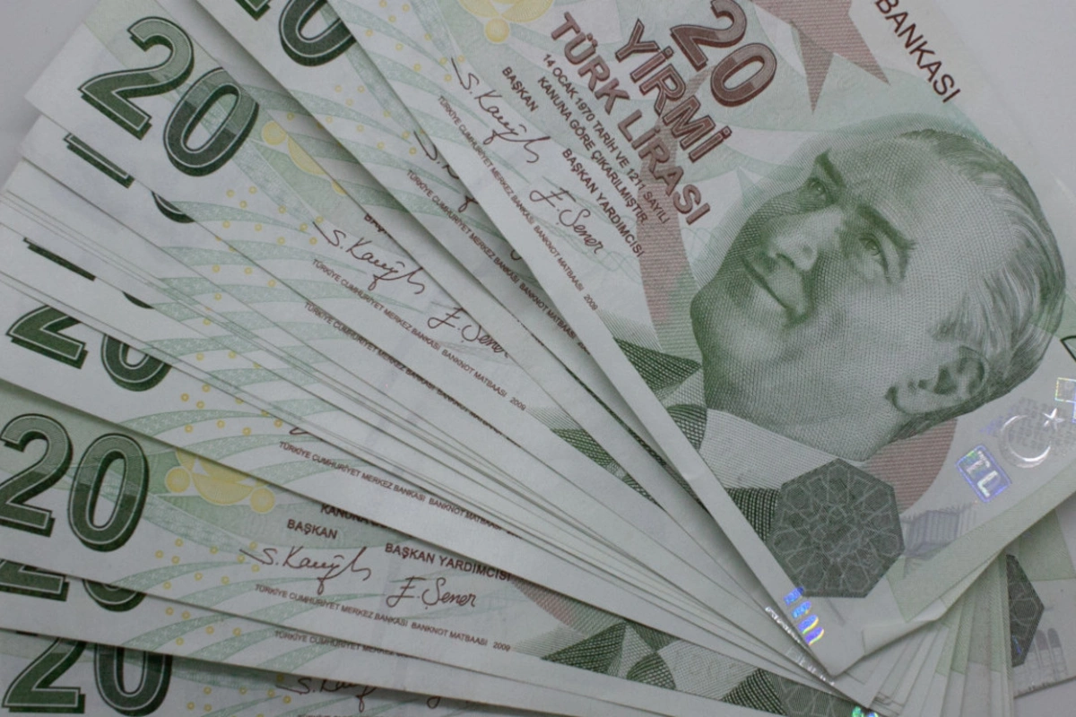 İmzaları değişen yeni banknotlar tedavüle verildi