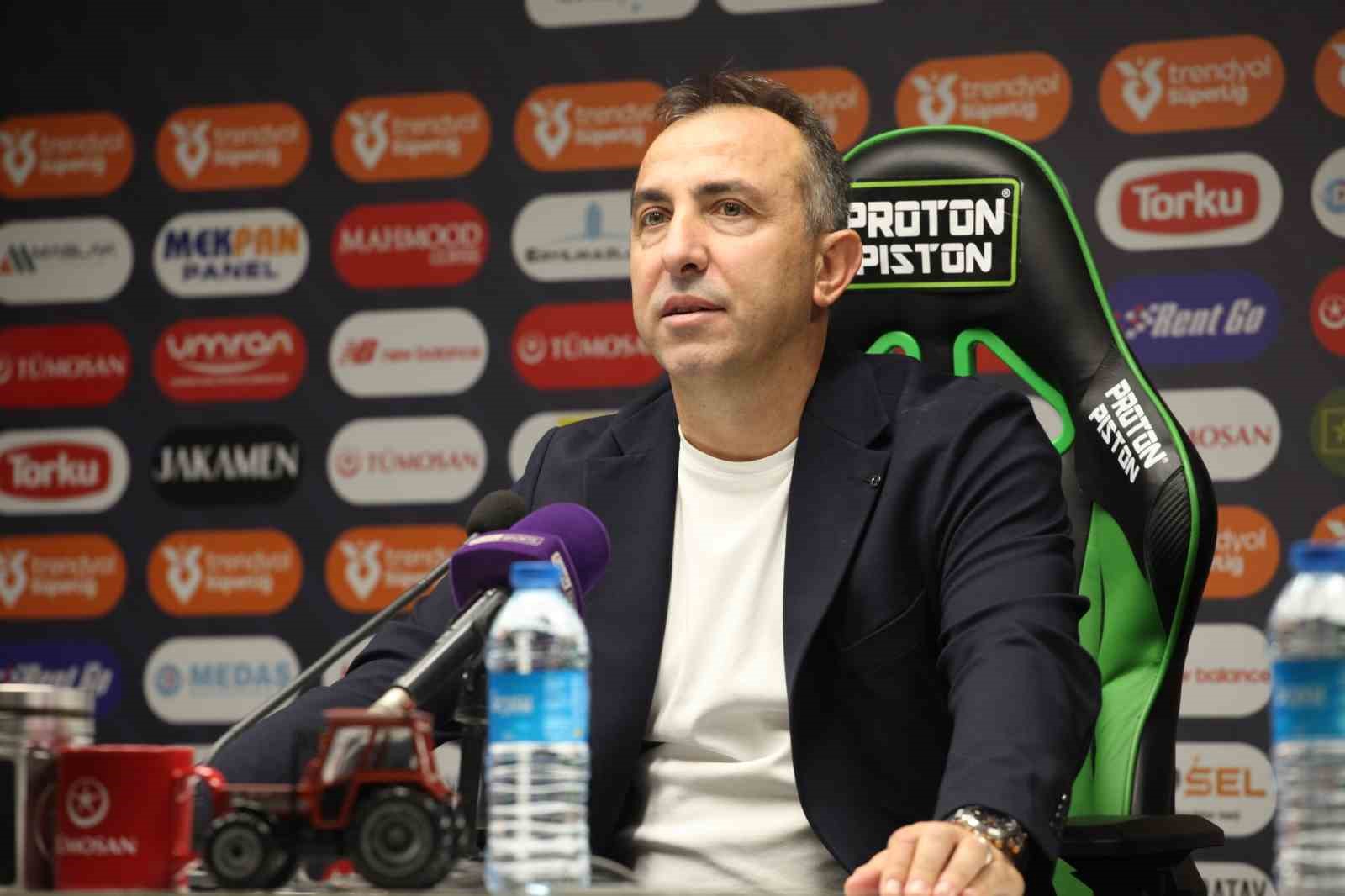 Konyaspor'da Gerilim Tırmanıyor: İstifa Çağrılarına Recep Uçar'dan Cevap