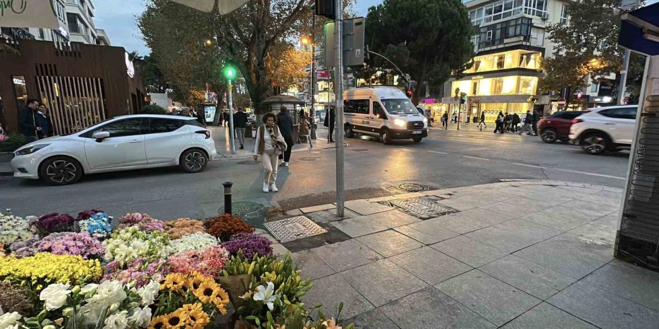 Oyuncu İrem Helvacıoğlu'nun ailesiyle ölümden döndüğü an kamerada