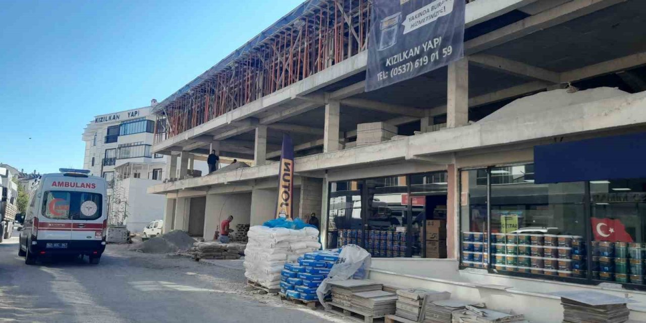 İnşaatta yüksekten düşen işçi yaralandı