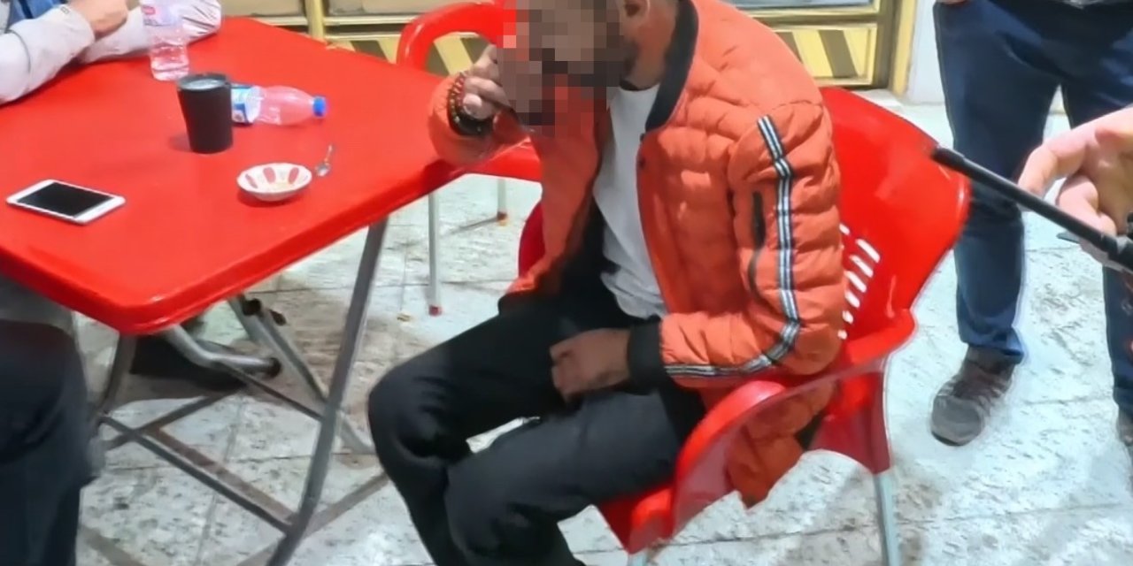 Yasal sınırın 8 kat üzerinde alkollü halde kaza yaptı, kahveye oturup çay içti