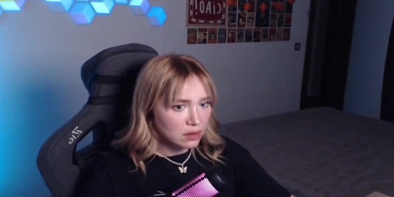 Depreme canlı yayında yakalandı, panik anları kendi kamerasına yansıdı