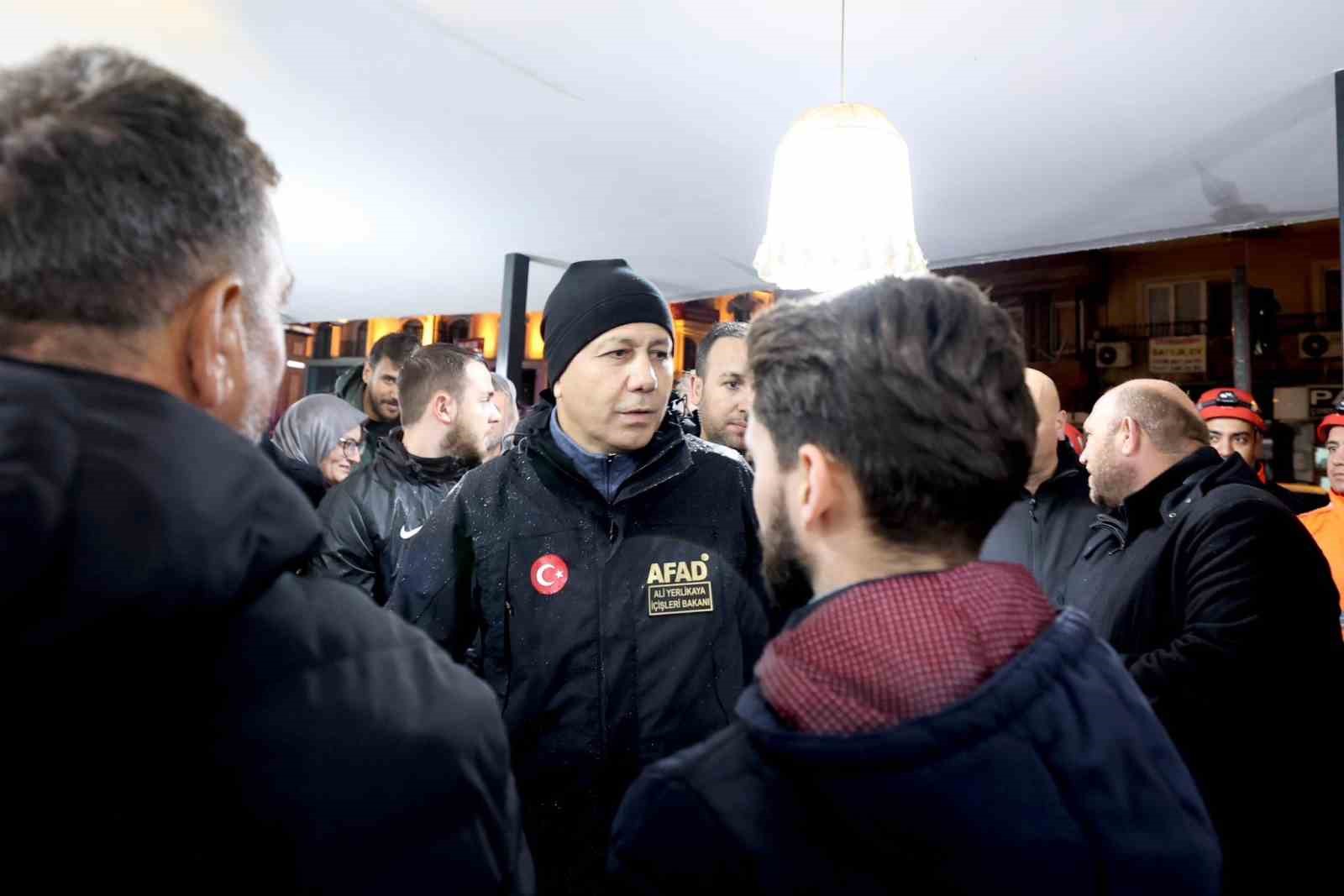 Deprem Bölgesinde Artçı Sarsıntı Uyarısı Devam Ediyor