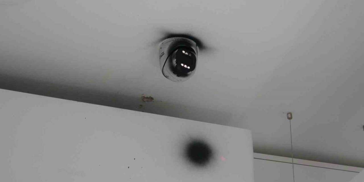 Kameraları boyayıp, çelik kasayı deldiler: 5 kilo altın çalıp kaçtılar