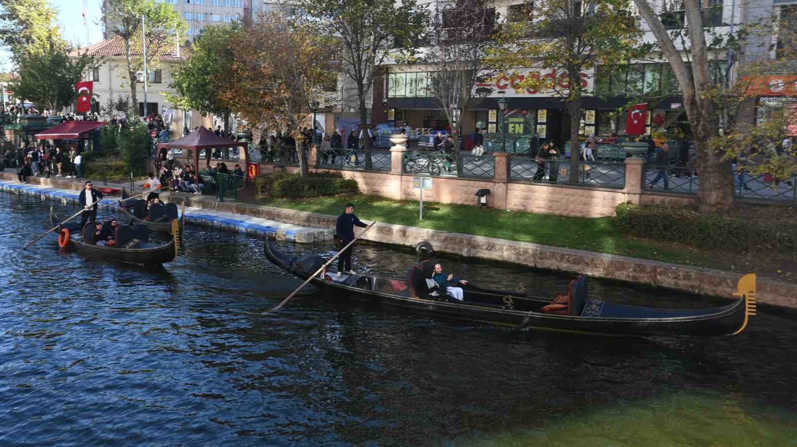 Cumhuriyet Bayramı'nda Eskişehir nüfusu ikiye katlandı