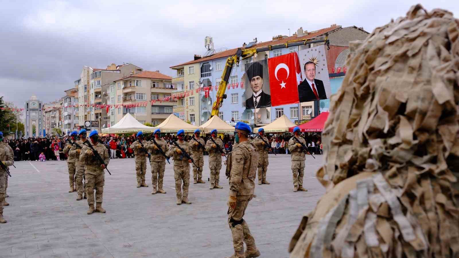 Karaman’da komandolar sokaklarda