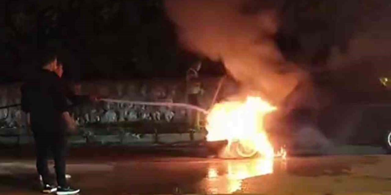 Otomobil Alev Aldı: Mikser Şoförü Facianın Önüne Geçti