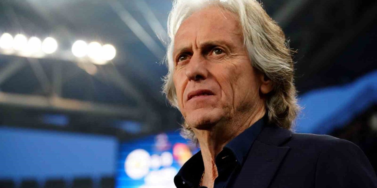 Fenerbahçe'nin Yabancı Teknik Direktör Laneti: Tedesco Tarihi Değiştirebilecek mi?