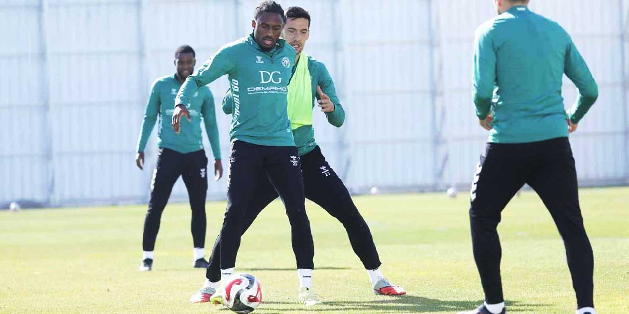 Kritik İdman Tamam: Kayacık Tesisleri'nde Çift Kale Maç