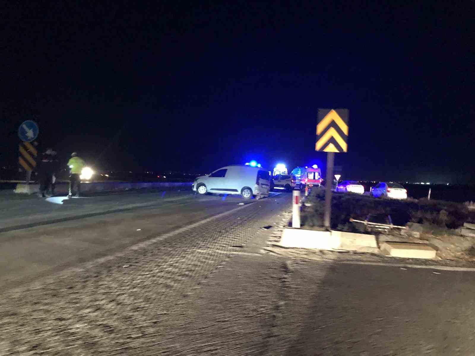 3 araçlı 6 yaralı kaza