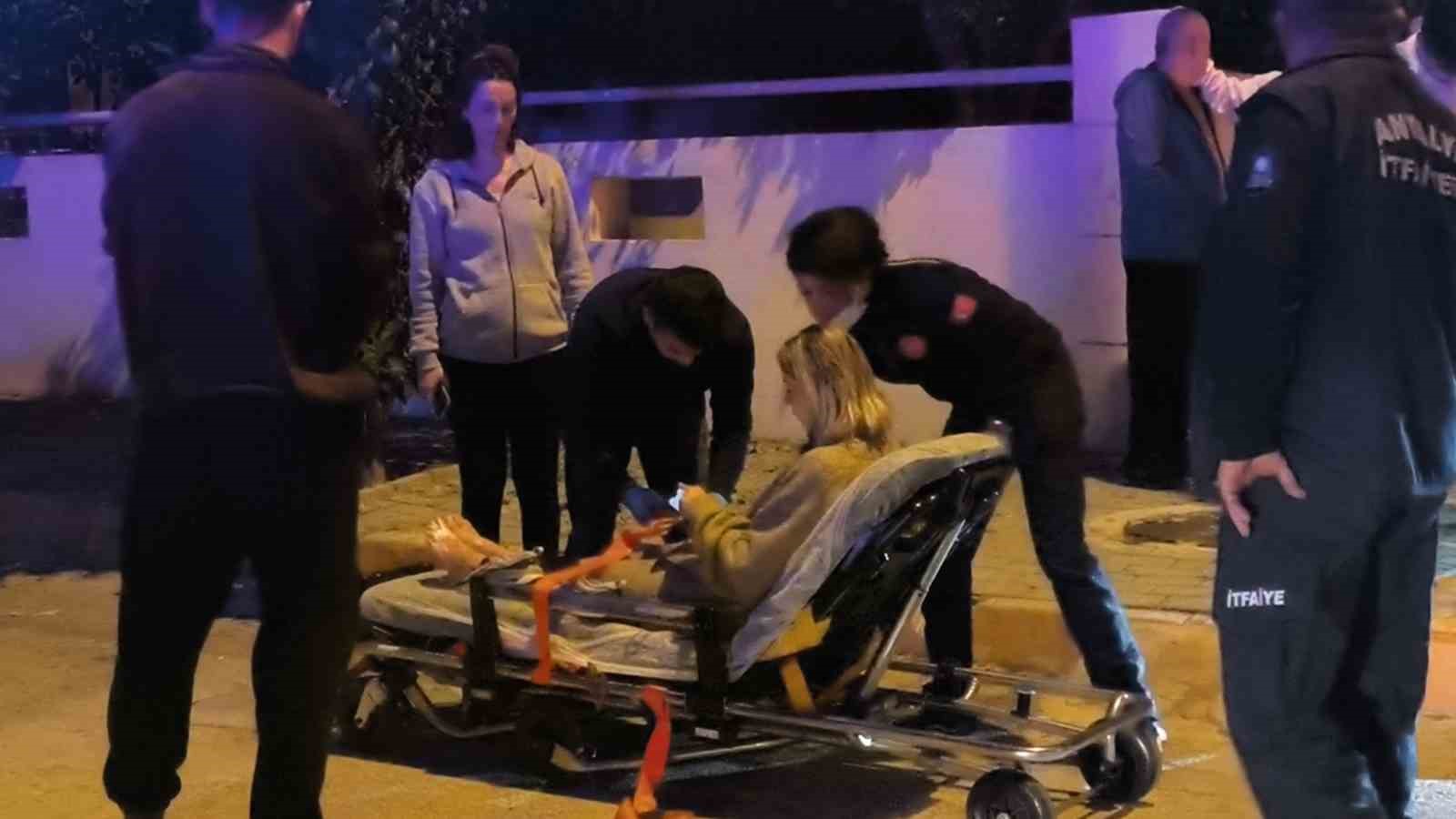 Evde mum yaktılar ev yandı