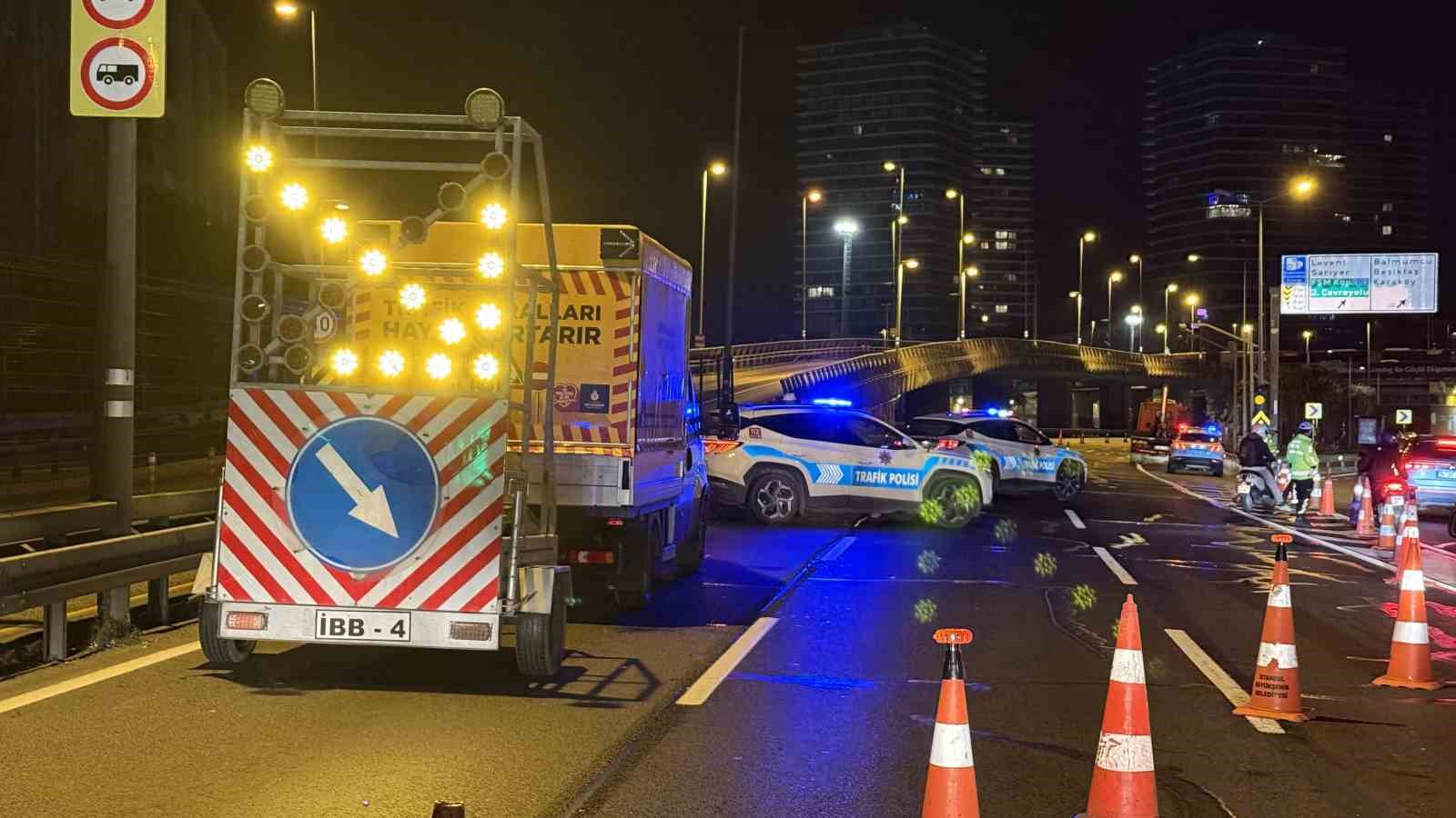 Megakentte yollar geceden kilitlendi