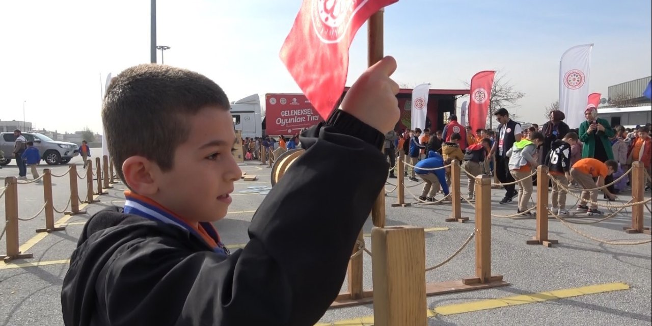 Anadolu'yu Dolaşan Geleneksel Oyunlar Konya'da