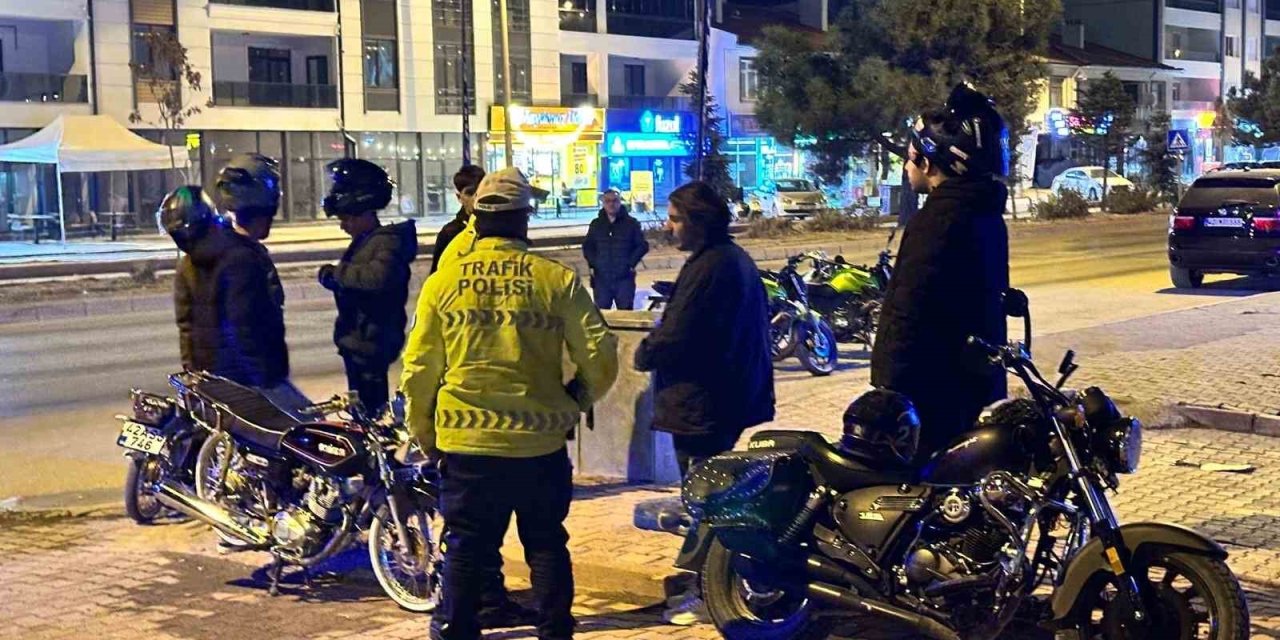 Emniyet Plakasız ve Ehliyetsiz Motosikletlere Göz Açtırmıyor
