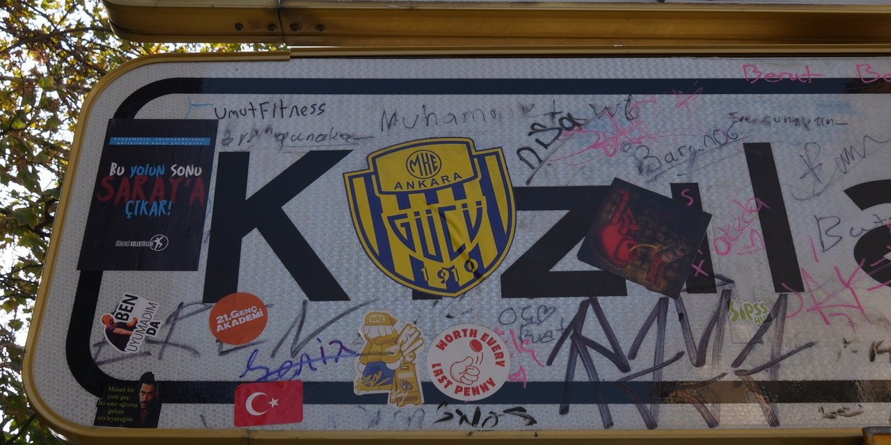 Ankara Kızılay Tabelası Yeniden Kirletildi: Sosyal Medya Akımının Yeni Odağı