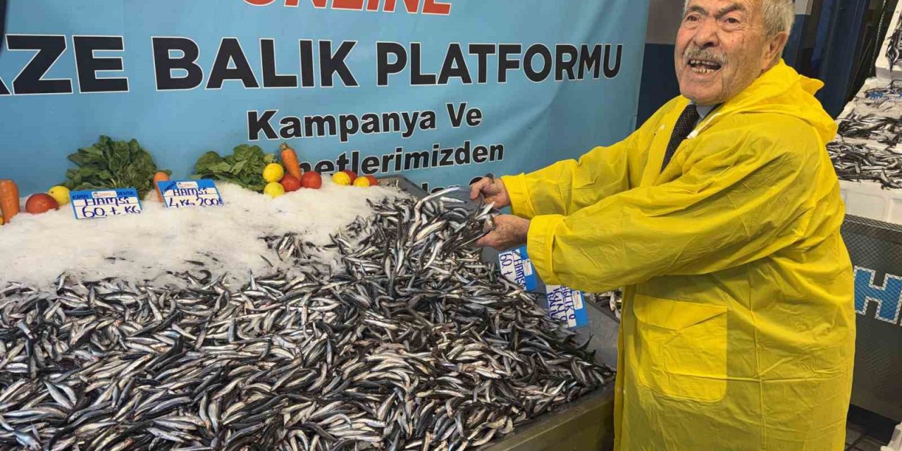 Hamsi fiyatı yüzleri güldürdü: 30 liralık düşüş