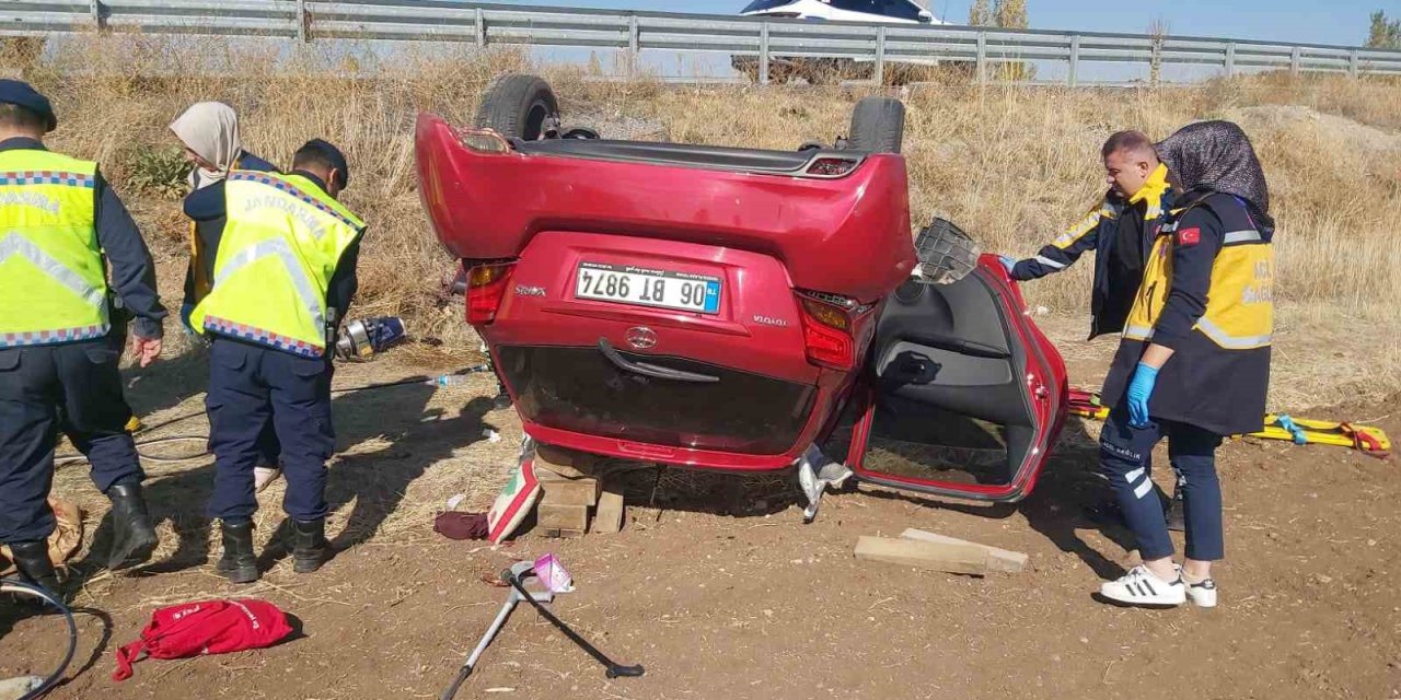 Şarampole yuvarlanan otomobilde sürücünün annesi yaşamını yitirdi