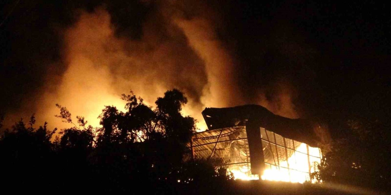 Kundakçı komşu duruşmaya Konya'dan bağlandı