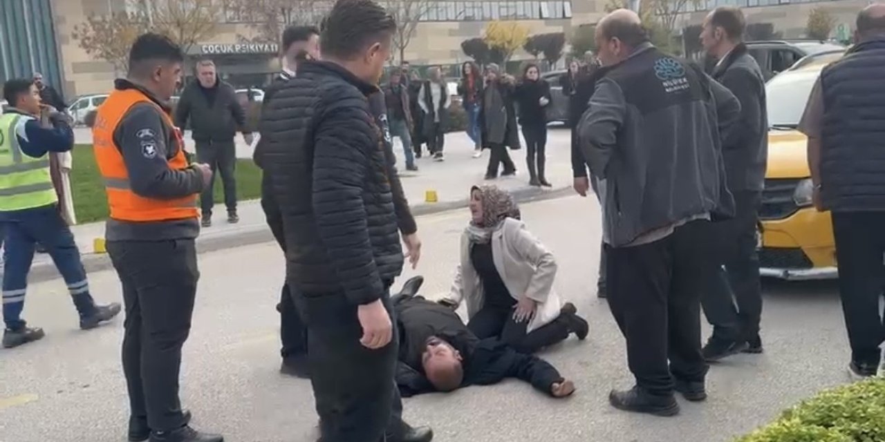 Hastaneye giderken kaza yaptılar, hastaneye ambulansla gittiler