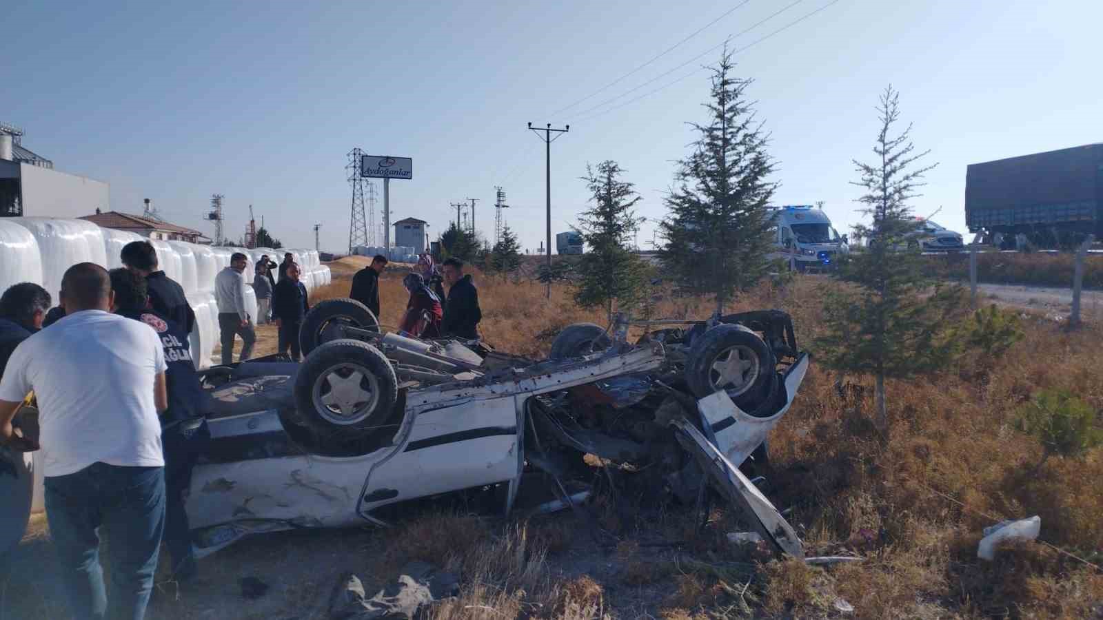 Karapınar Yolu'nda otomobil takla attı