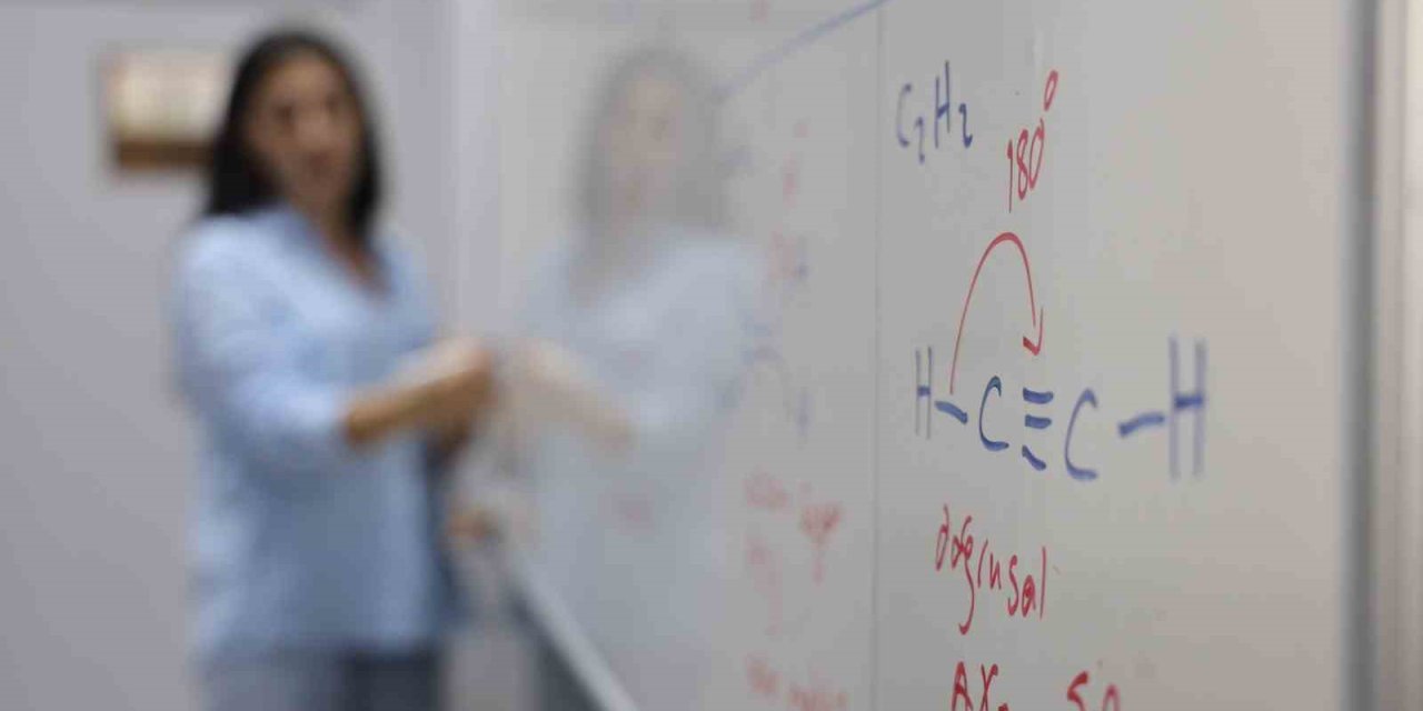 Ekran Bağımlılığı Uyarısı: Ara Tatilde Disiplin Bozulmasın!