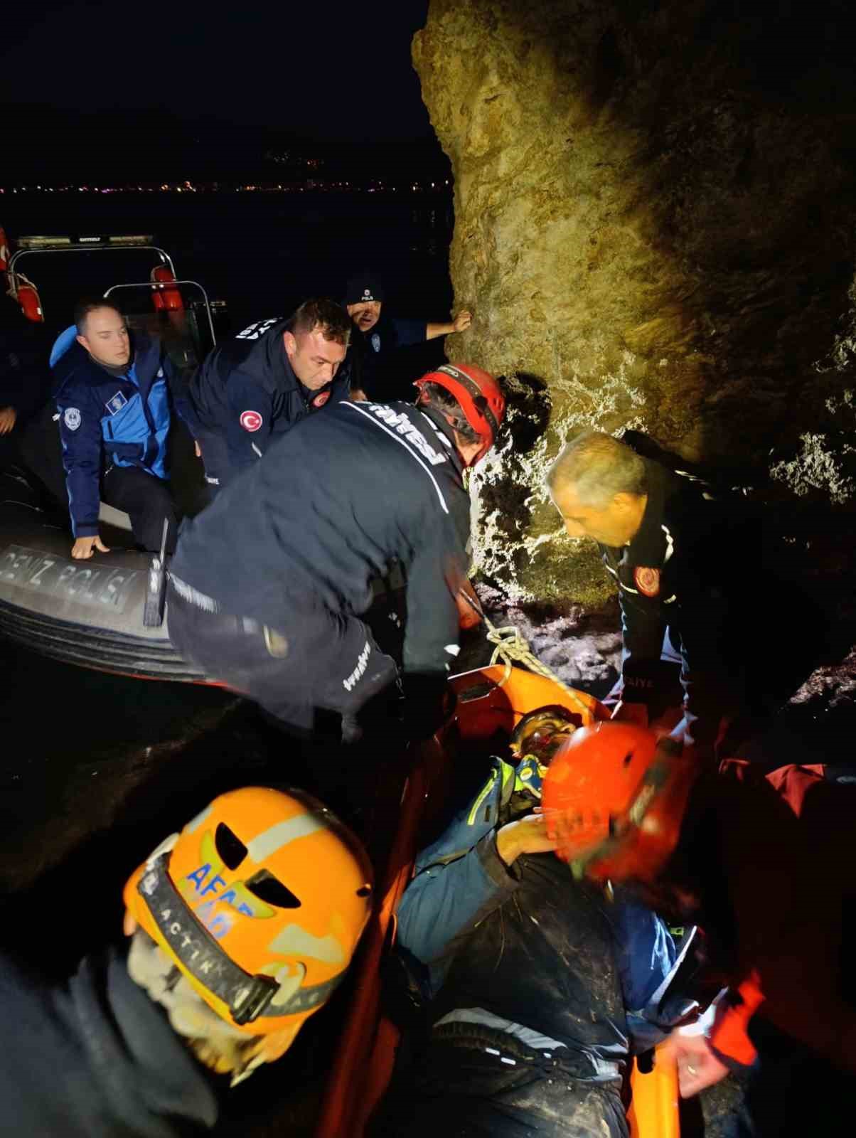 Ne giden uslandı ne itfaiye bıktı