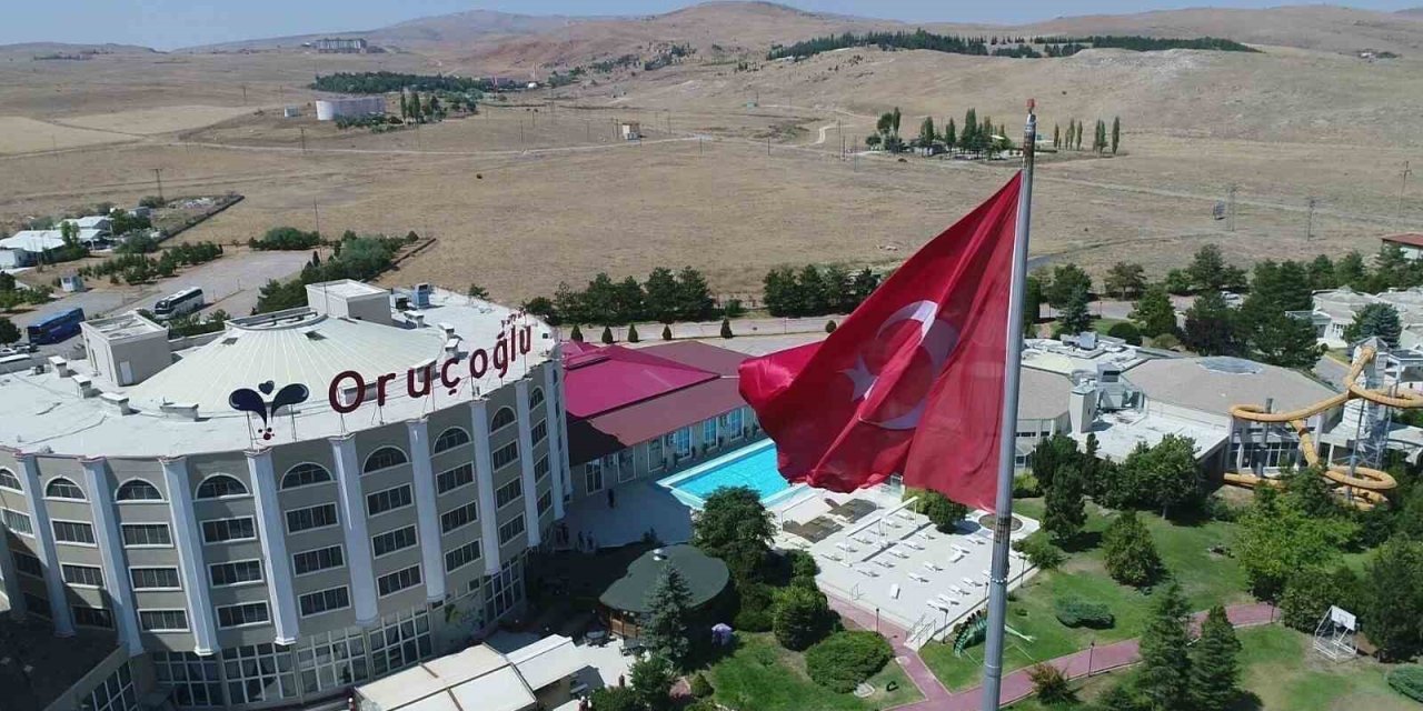 Ara Tatilde Hem Şifa Hem Huzur: Tatilciler Afyon'a Akın Etti