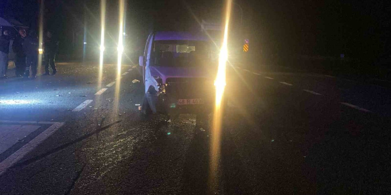 Konya-Ankara Yolu'nda Kaza: 5 Kişi Hastaneye Kaldırıldı