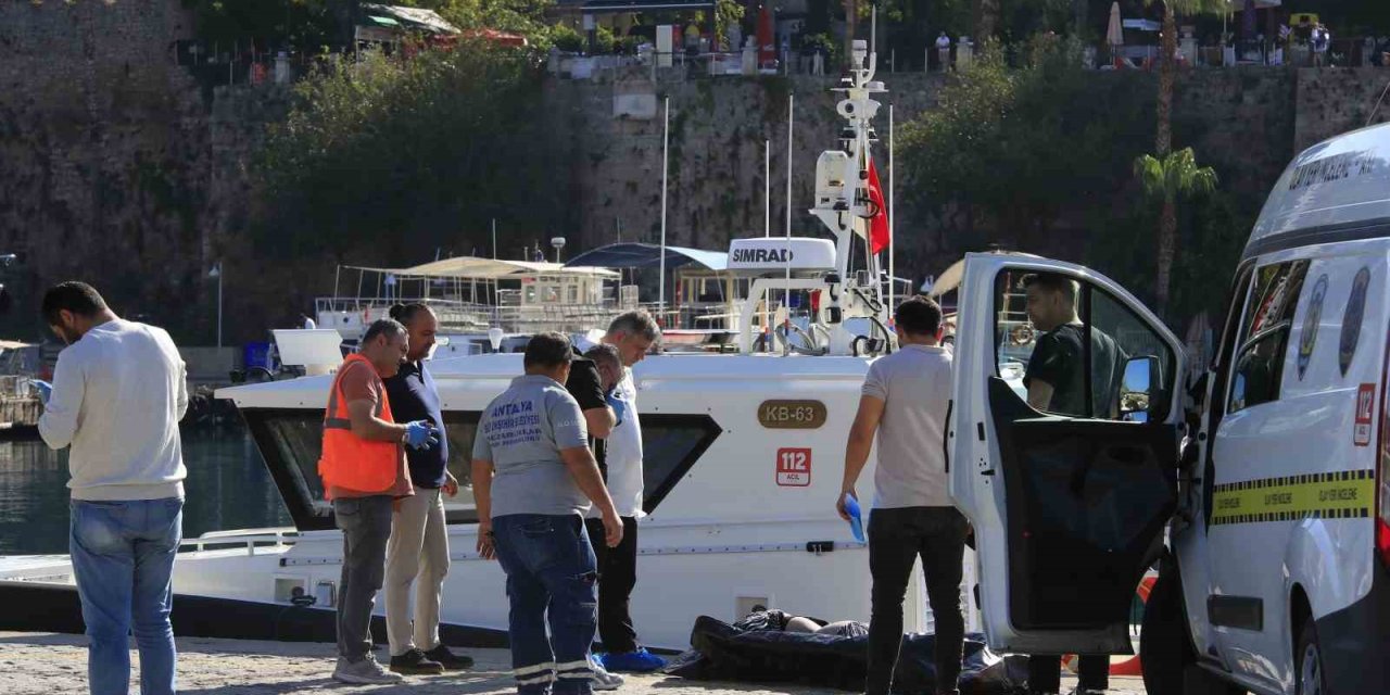Antalya Açıklarında Kimliksiz Genç Kız Cesedi Bulundu