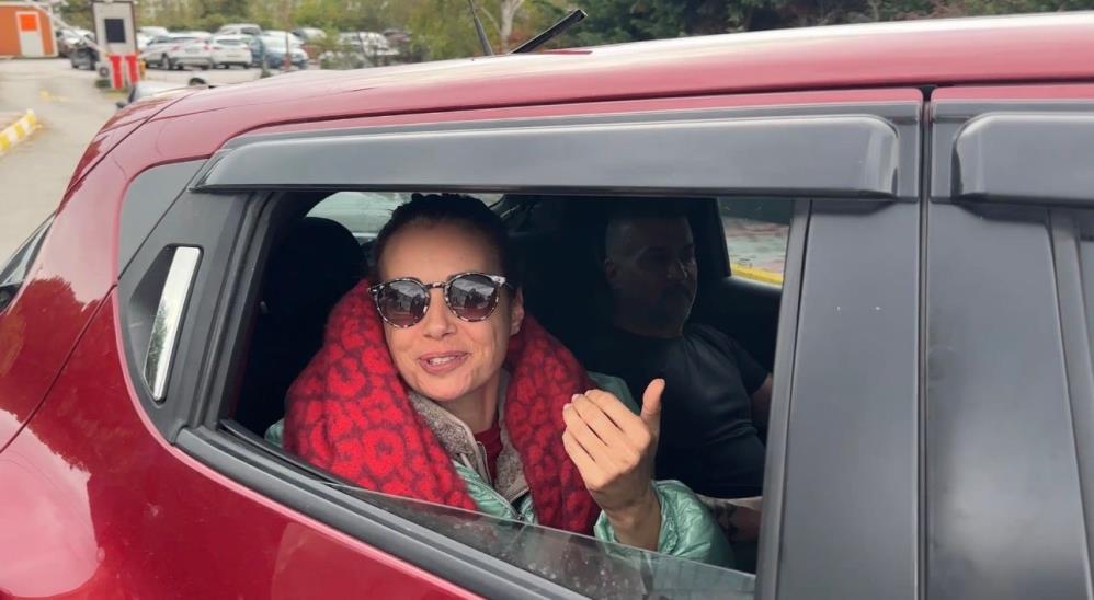 Trafik kazası geçiren ünlü oyuncu Özgü Namal taburcu oldu