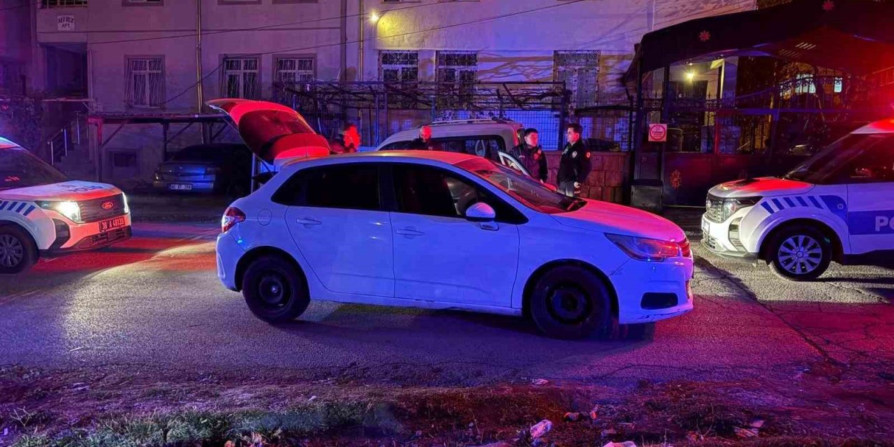 Antalya’dan çalınan araç, Kayseri’de kovalamacayla yakalandı