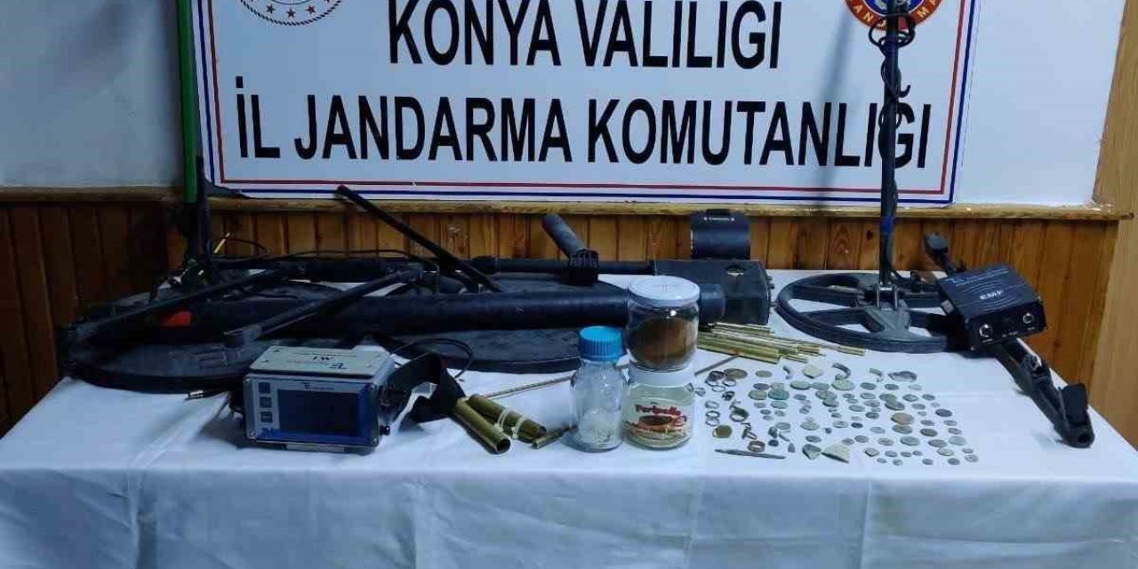 Konya'da Tarih Avcılarına Baskın: Yüzlerce Sikke Ele Geçirildi