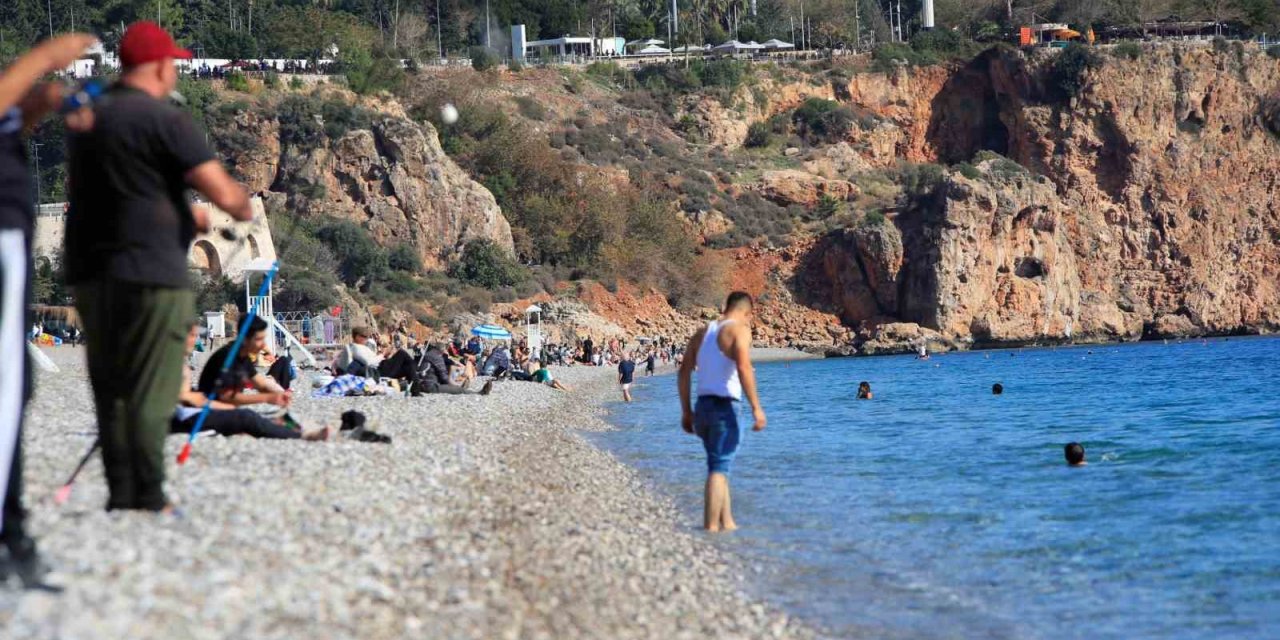 Konya'da kış hazırlığı başladı, Konyaaltı yazdan çıkamadı