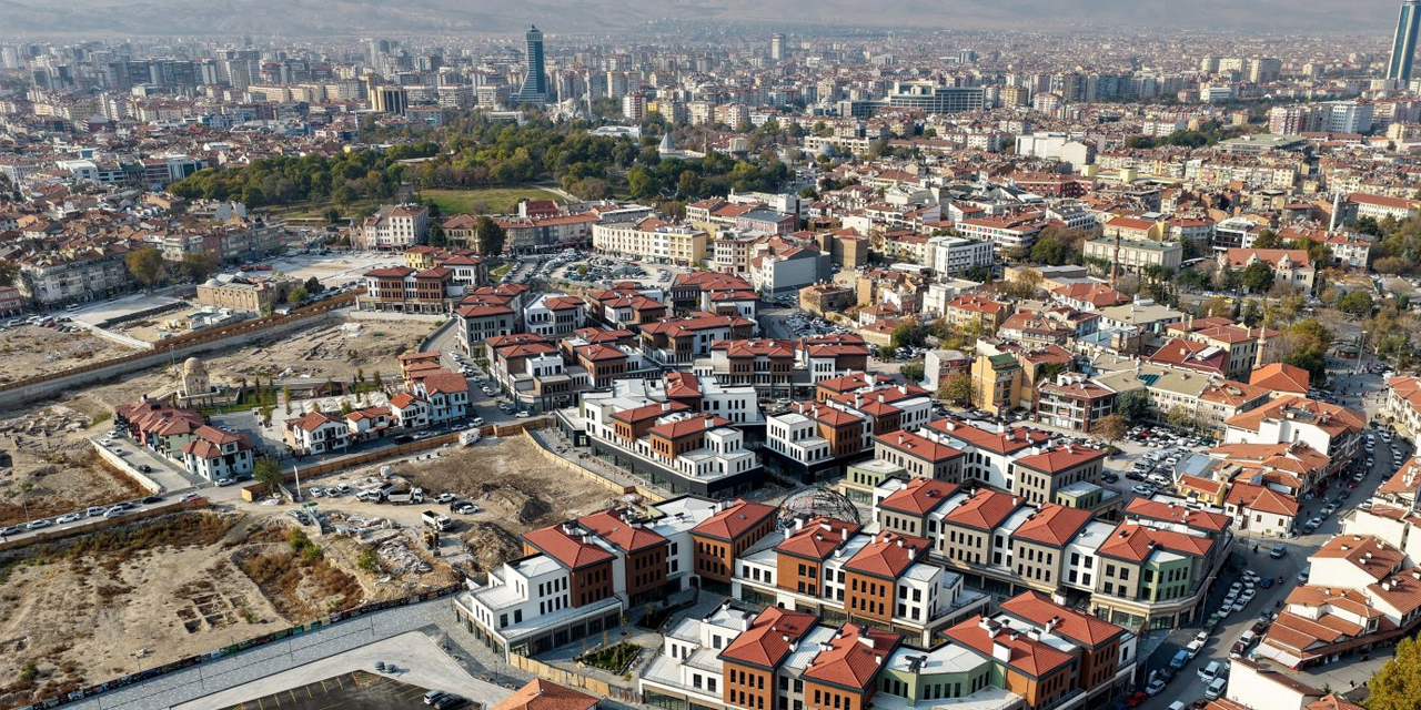 Konya'nın tarihi çarşısı Bakan Kurum'u bekliyor