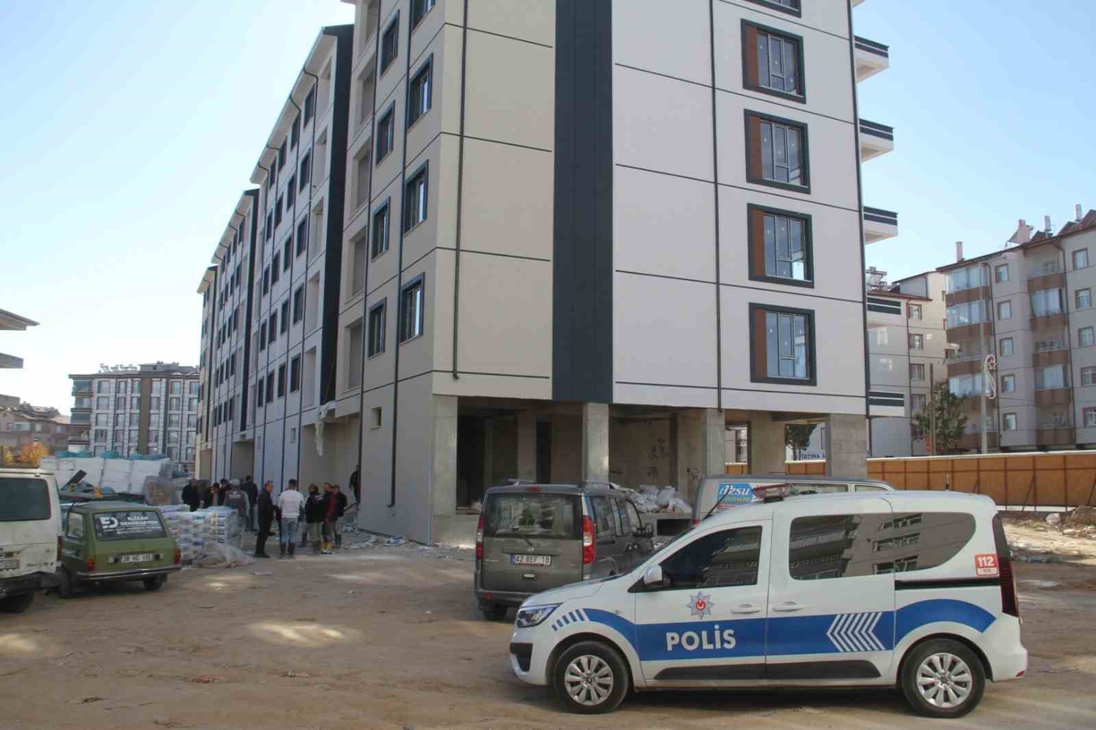 Konya'da iş kazası! Asansör boşluğundan çıkarıldı