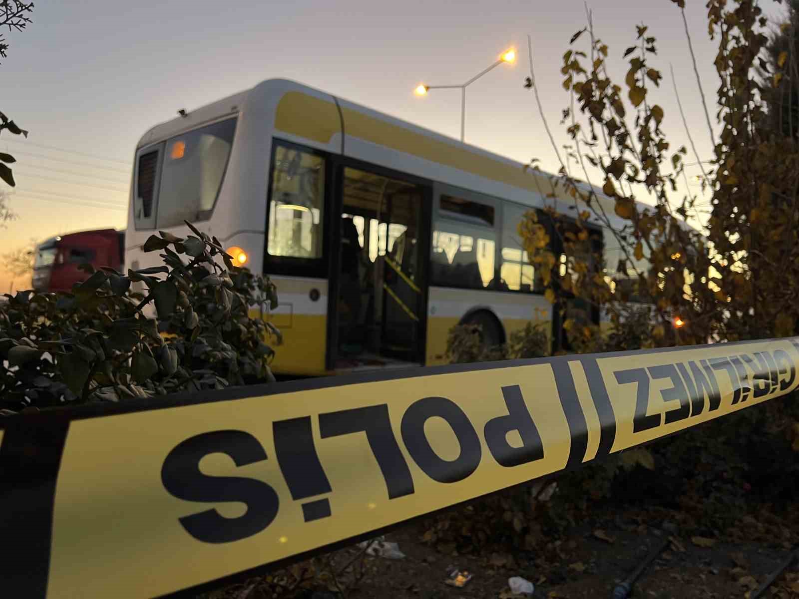 Konya'da tehlikeli anlar! Otobüste bıçaklı saldırıya uğradı