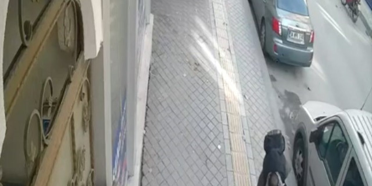 Düşen cüzdanı çaldı, sosyal medyada görünce iade etti