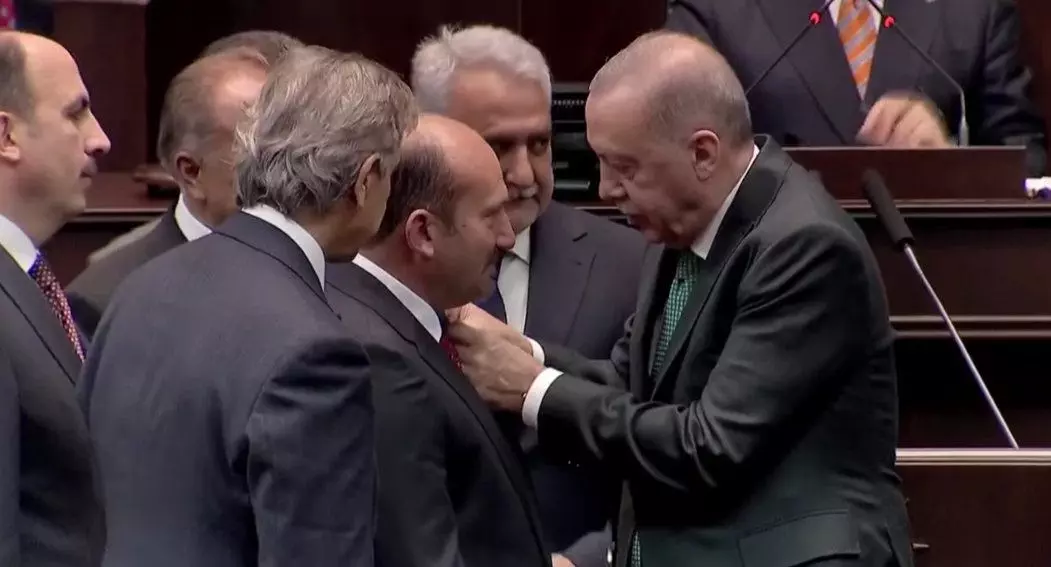 Konya'da AK Parti'ye bir başkan daha katıldı! Rozeti Erdoğan taktı