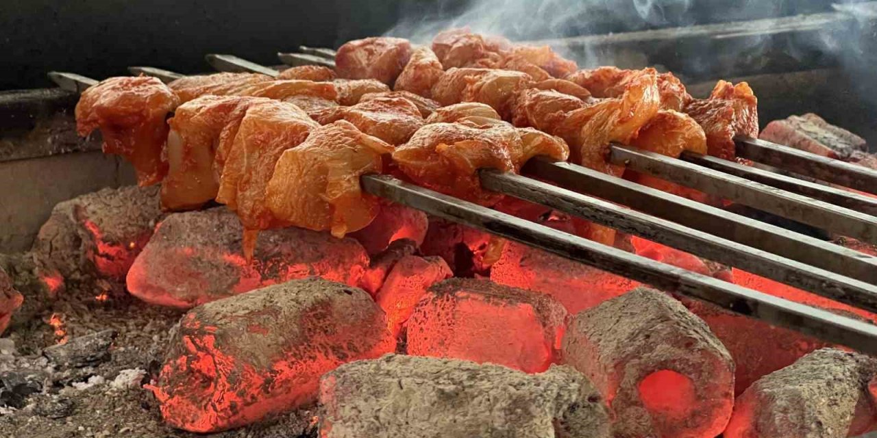 Acil Servis Başvurularında Alarm: Gıda Zehirlenmesi ve Yanlış Beslenme